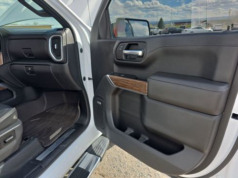 Used 2019 Chevrolet Silverado 1500 High Country w/ Technology Package image 28