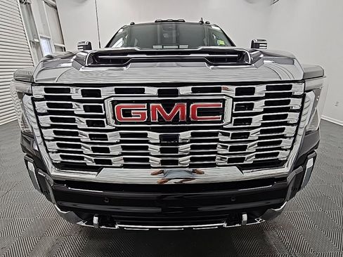 New 2026 GMC Sierra 2500 Denali w/ Denali Reserve Package AWD/4WD image 3