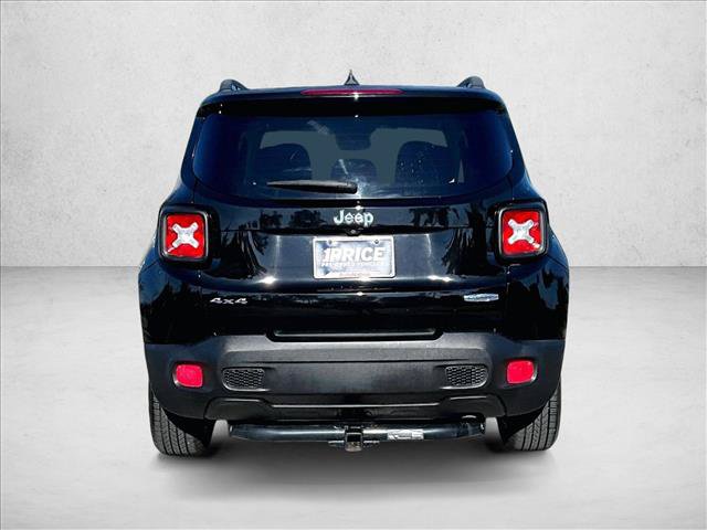 Used 2017 Jeep Renegade Latitude AWD/4WD image 4