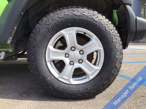Used 2018 Jeep Wrangler Unlimited Sport S AWD/4WD image 16