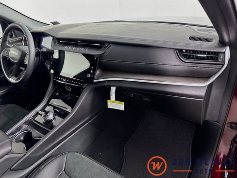 New 2026 Jeep Grand Cherokee Altitude image 32