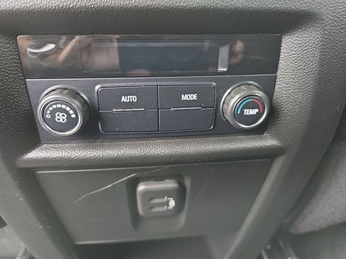 Used 2021 Chevrolet Traverse LT FWD image 14