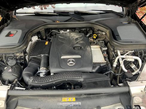 Used 2017 Mercedes-Benz GLC 300 4MATIC image 30