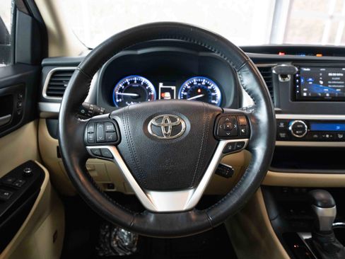 Used 2018 Toyota Highlander Limited Platinum w/ Protection Package #3 image 21