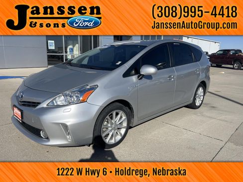 Used 2014 Toyota Prius V Five image 2