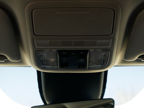 Used 2025 Honda Odyssey Touring image 36