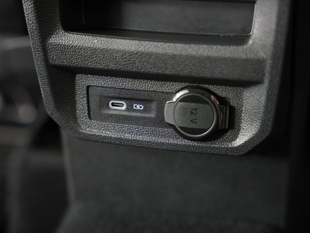 Used 2021 Volkswagen Tiguan SE w/ Panoramic Sunroof Package AWD/4WD image 45