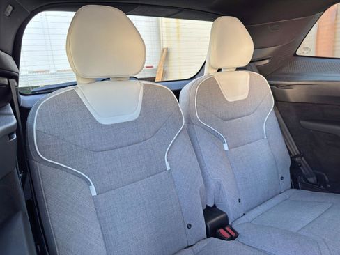 Used 2025 Volvo EX90 Ultra AWD/4WD image 37