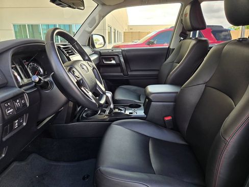 Used 2024 Toyota 4Runner TRD Off-Road Premium AWD/4WD image 9