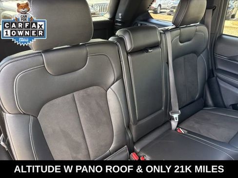 Used 2023 Jeep Grand Cherokee Altitude image 24