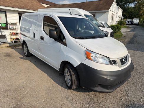 Used 2018 Nissan NV200 S FWD image 3