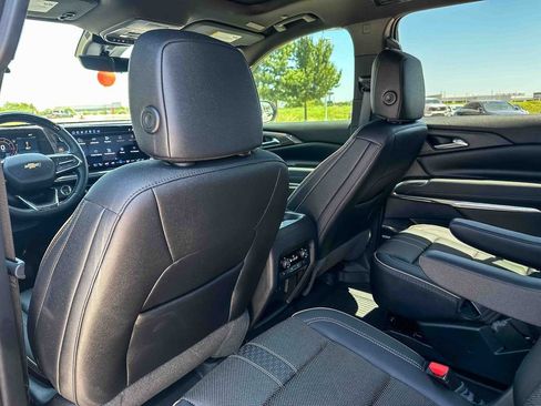 Used 2025 Chevrolet Traverse High Country FWD image 18