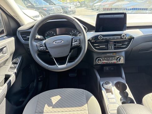 Used 2022 Ford Escape SE w/ SE Sport Appearance Package AWD/4WD image 19