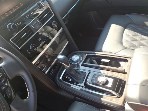 Used 2024 Nissan Armada Platinum w/ Captain's Chairs Package image 18