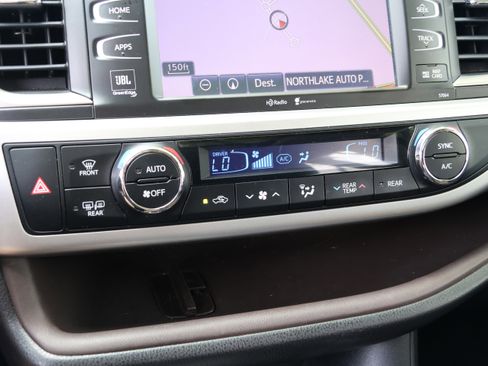 Used 2015 Toyota Highlander Limited FWD image 26