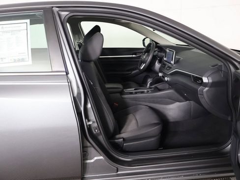 Used 2022 Nissan Altima 2.5 SV image 26