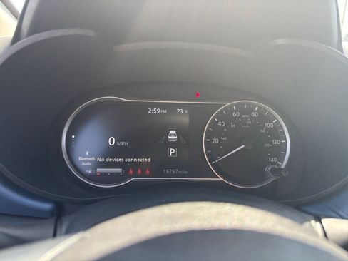Used 2025 Nissan Versa SV FWD image 38