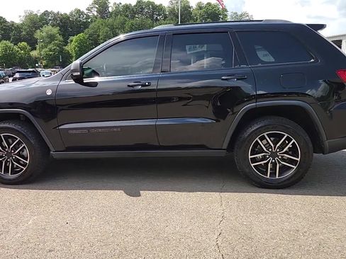 Used 2019 Jeep Grand Cherokee Trailhawk w/ Trailhawk Luxury Group image 16