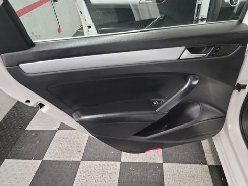 Used 2012 Volkswagen Passat 2.5 SE image 25