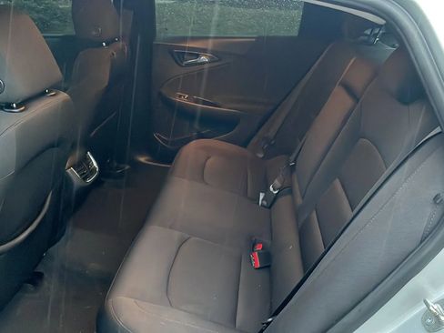Used 2019 Chevrolet Malibu LT FWD image 13