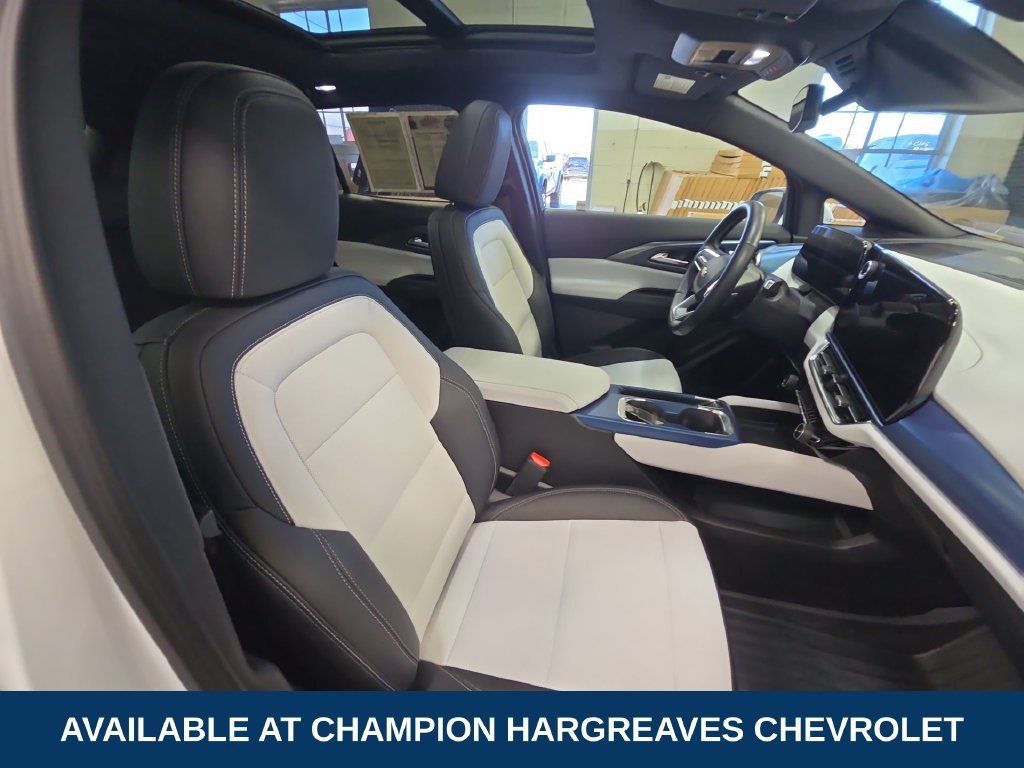 Used 2025 Chevrolet Equinox EV LT w/ Convenience Package AWD/4WD image 36
