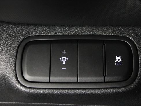 Certified 2025 Hyundai Venue SE FWD image 24