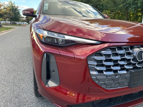 New 2025 Audi Q5 Premium Plus image 24