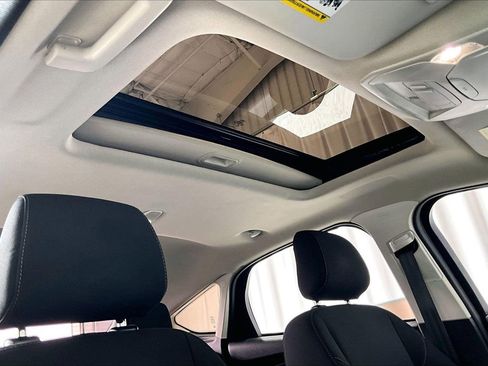 Used 2018 Ford Focus SEL image 27