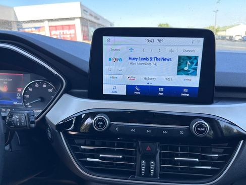 Used 2021 Ford Escape SEL image 15