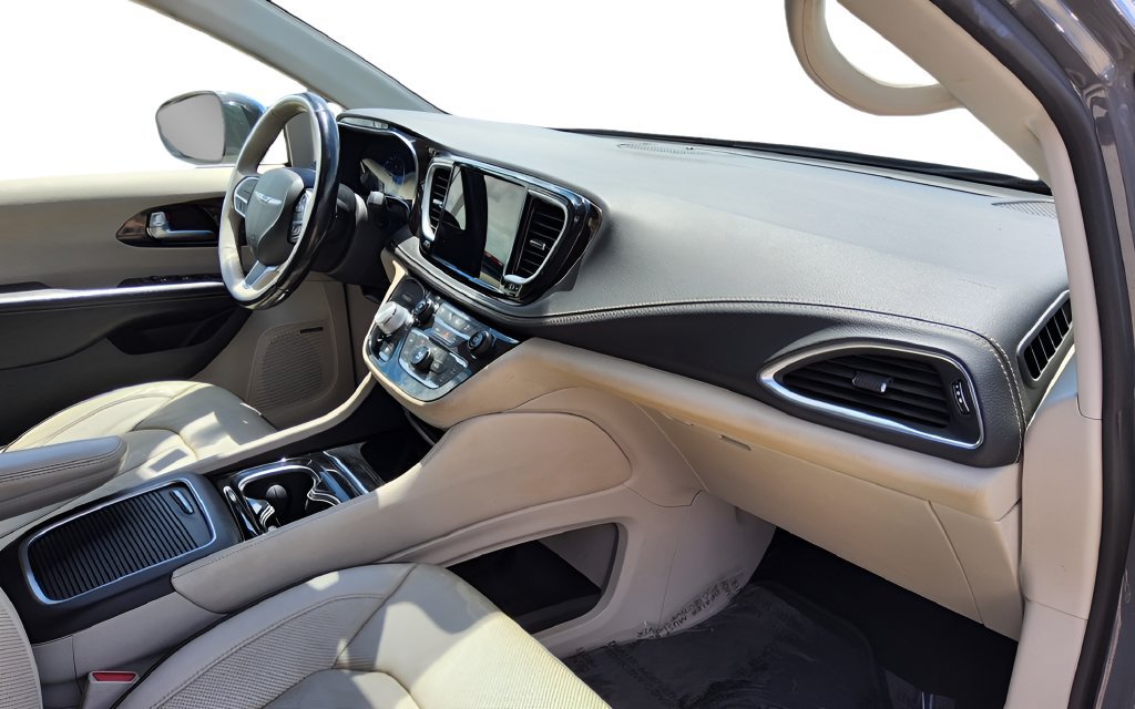 Used 2021 Chrysler Pacifica Limited w/ Premium & Safety Sphere Group AWD/4WD image 43