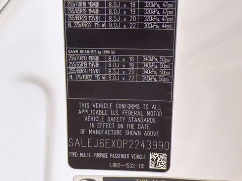 Used 2023 Land Rover Defender 90 S AWD/4WD image 20