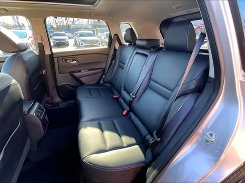 Used 2022 Nissan Rogue SL w/ SL Premium Package image 25