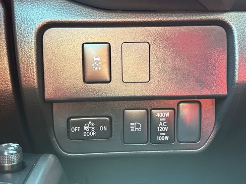 Used 2023 Toyota Tacoma TRD Sport w/ Technology Package AWD/4WD image 32