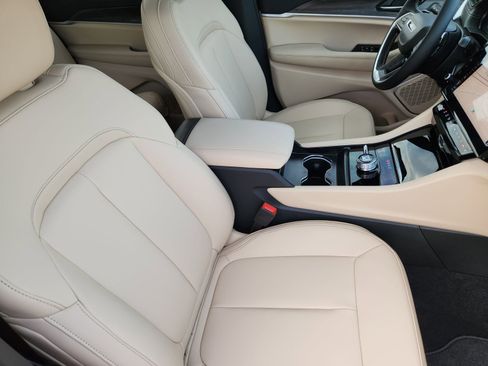 New 2026 Jeep Grand Cherokee L Limited AWD/4WD image 23