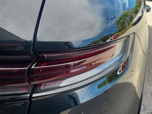 Used 2025 Porsche Cayenne image 16