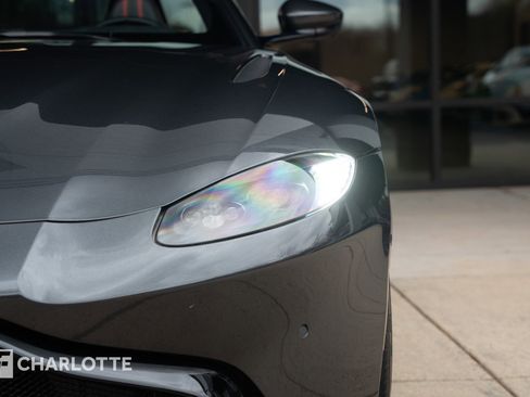 Used 2021 Aston Martin V8 Vantage Roadster image 6