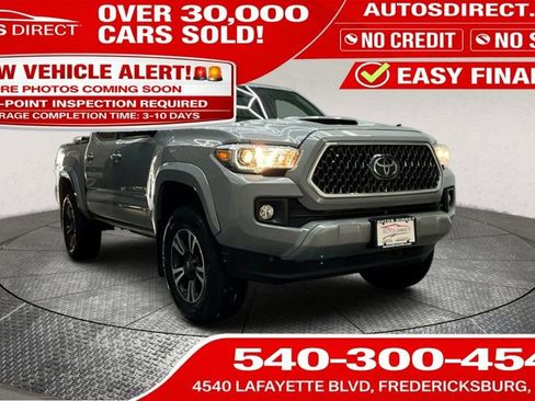 Used 2019 Toyota Tacoma TRD Sport image 1