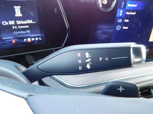 Used 2025 Chevrolet Suburban Premier image 48