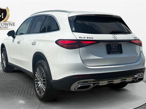 Used 2025 Mercedes-Benz GLC 300 4MATIC image 3