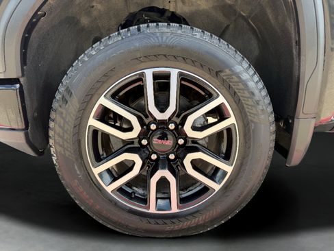 Used 2024 GMC Sierra 1500 AT4 image 10