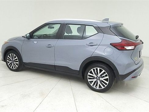 Used 2023 Nissan Kicks SV image 7