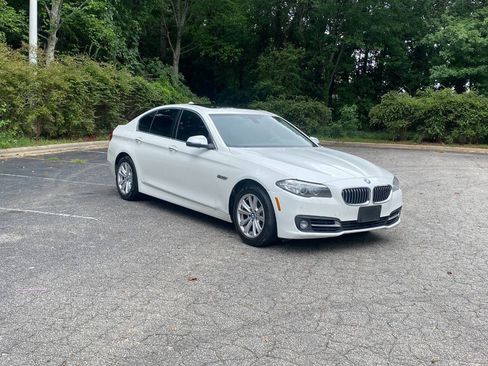 Used 2015 BMW 528i xDrive Sedan AWD/4WD image 3