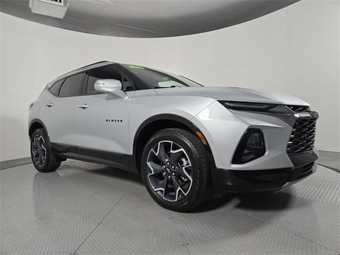 Used 2022 Chevrolet Blazer RS w/ Enhanced Convenience Package image 2