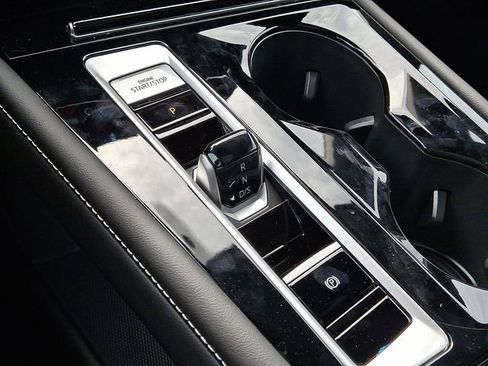 New 2026 Volkswagen Atlas Cross Sport SEL R-Line image 10