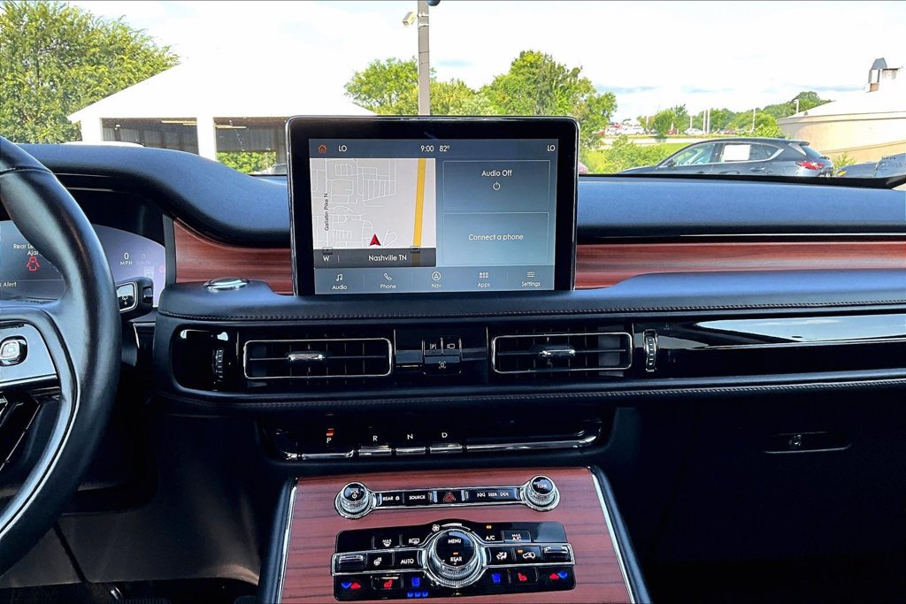 Used 2024 Lincoln Aviator Reserve AWD/4WD image 11