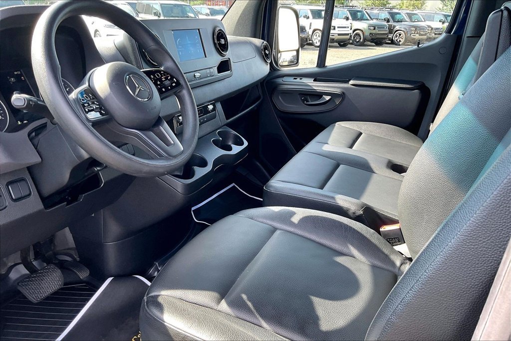 Used 2024 Mercedes-Benz Sprinter 2500 image 12
