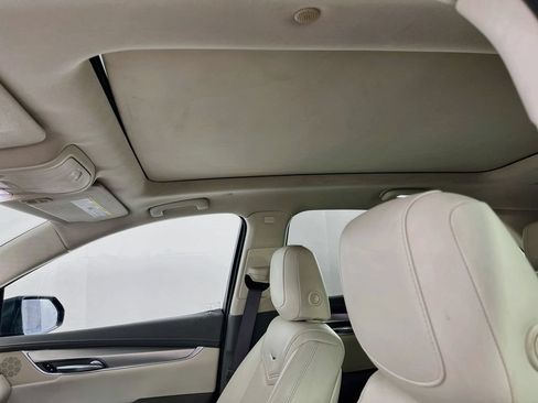 Used 2018 Cadillac XT5 Luxury w/ Driver Awareness Package FWD image 23