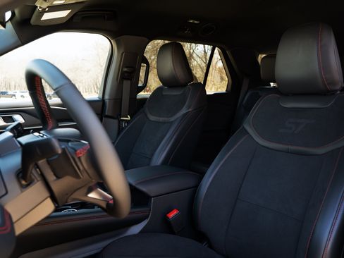 Used 2026 Ford Explorer ST image 17