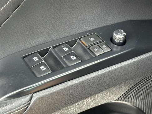 Used 2018 Toyota Camry XSE FWD image 15