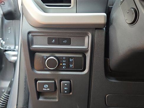 Used 2024 Ford Expedition XLT image 26